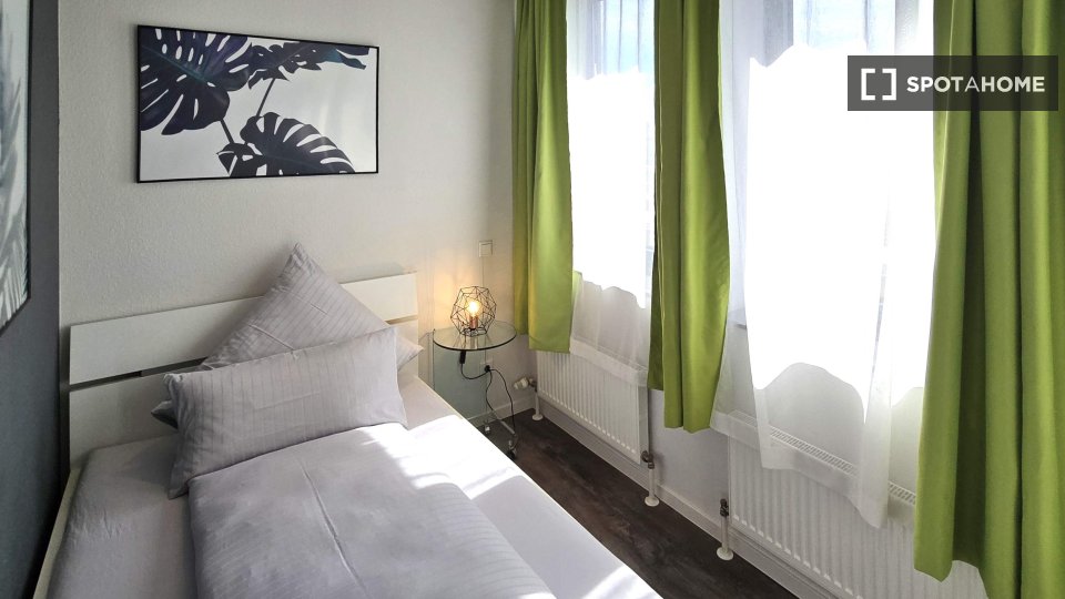 Apartment Frankfurt, 1 bed, 29m² — photo 2