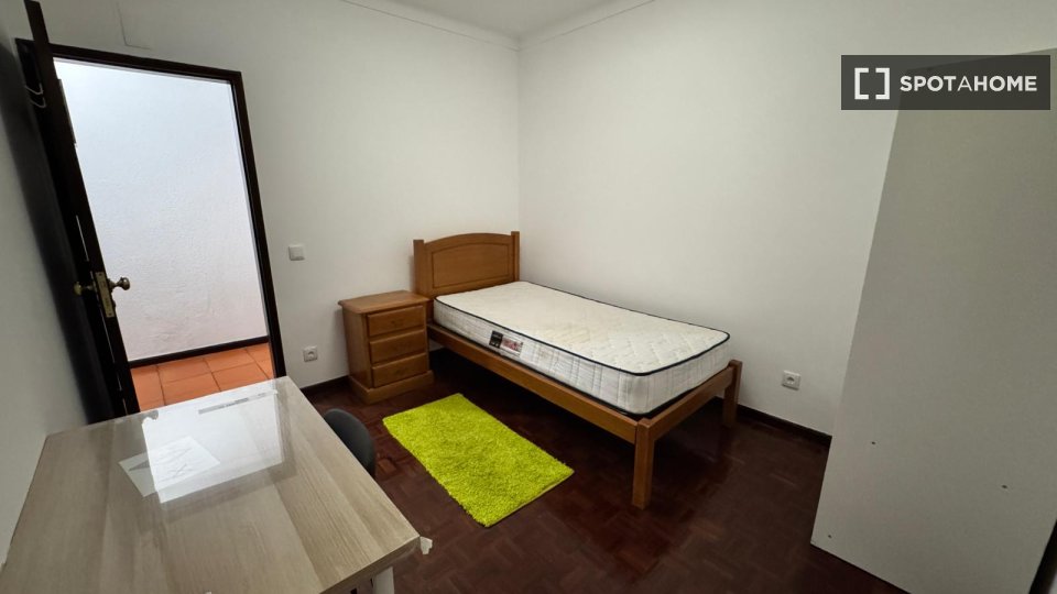 Double room Coimbra, 9 beds — photo 19