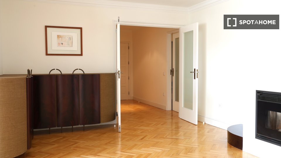 Apartment Porto, 4 beds, 165m² — photo 14