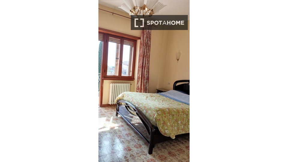 Double room Rome, 3 beds — photo 6
