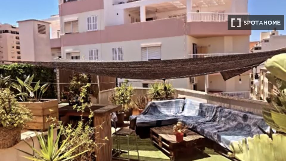 Double room Palma_De_Mallorca, 2 beds, 83m² — photo 6