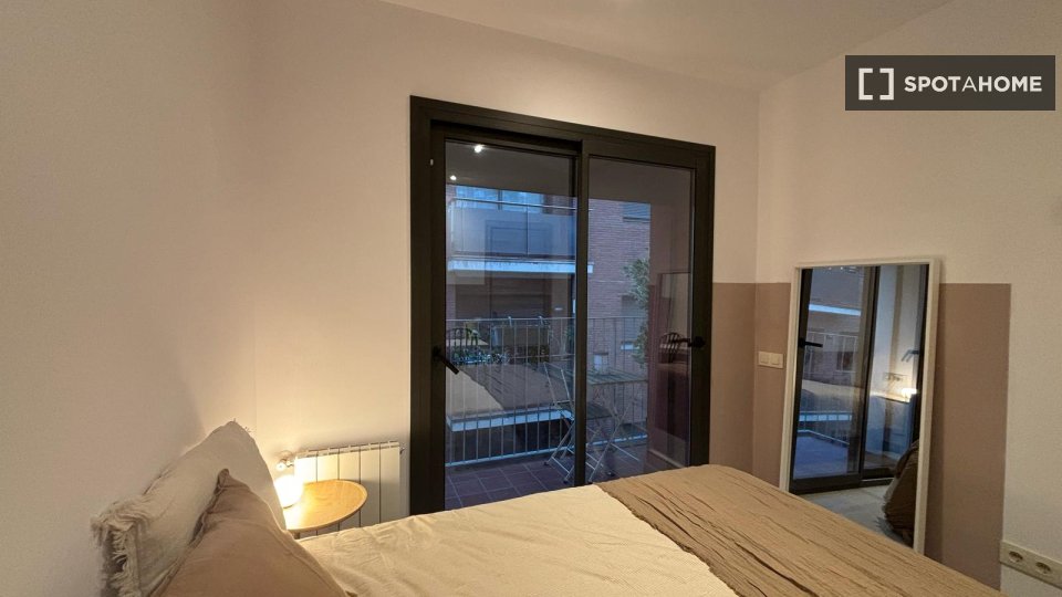 Double room Barcelona, 4 beds, 90m² — photo 13
