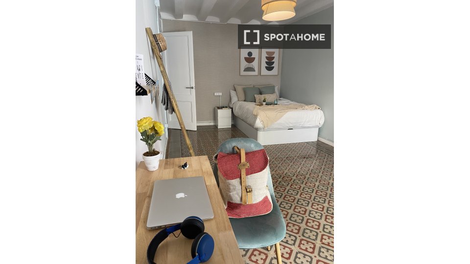 Double room Barcelona, 5 beds, 140m² — photo 12