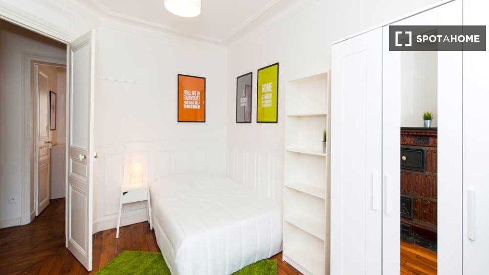 Double room Paris, 4 beds, 70m² — photo 1