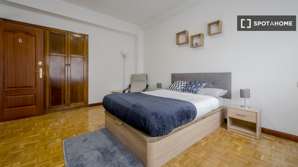 Double room Madrid, 8 beds, 240m² — photo 38