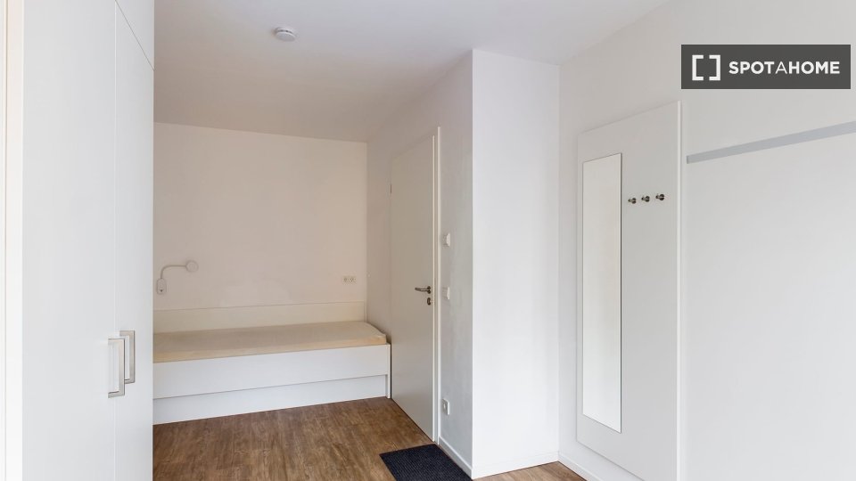 Double room Berlin, 2 beds, 55m² — photo 23