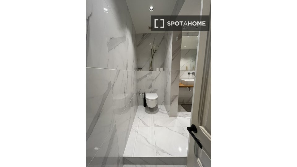 Double room Barcelona, 2 beds, 120m² — photo 19