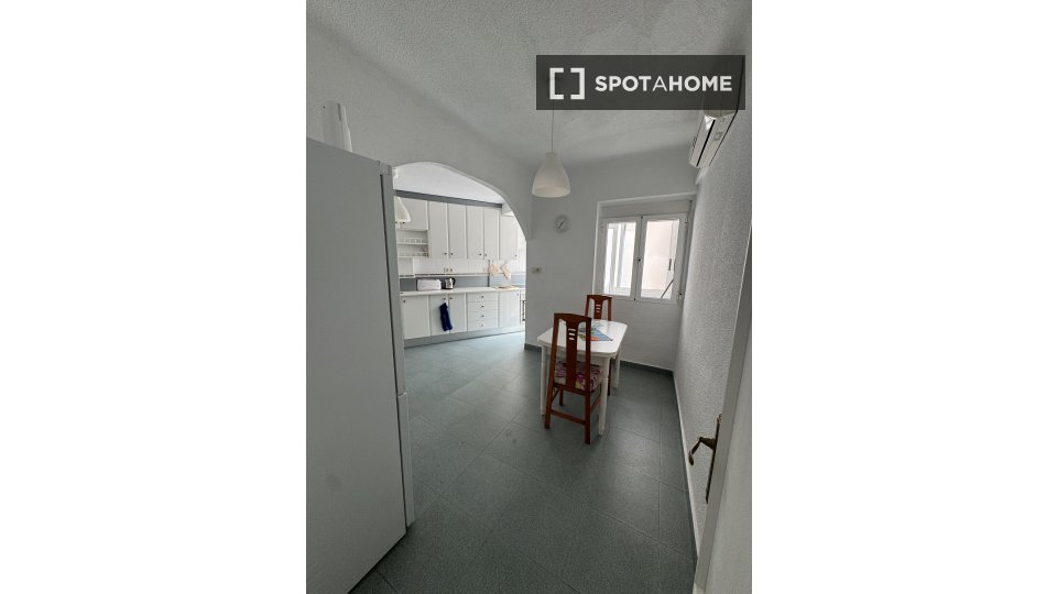 Apartment Alicante, 2 beds — photo 8