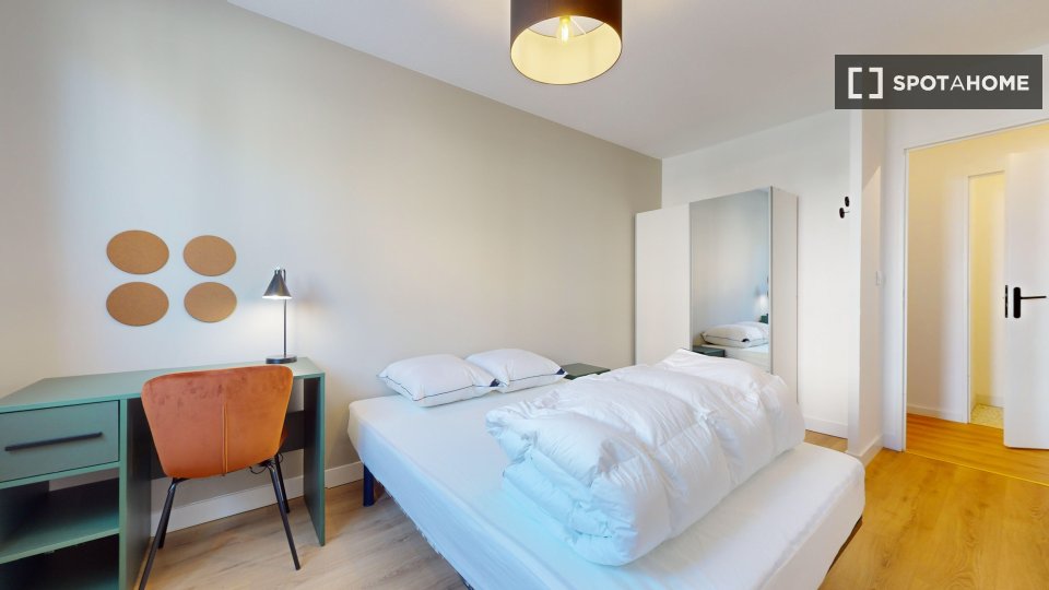 Double room Lyon, 3 beds — photo 2