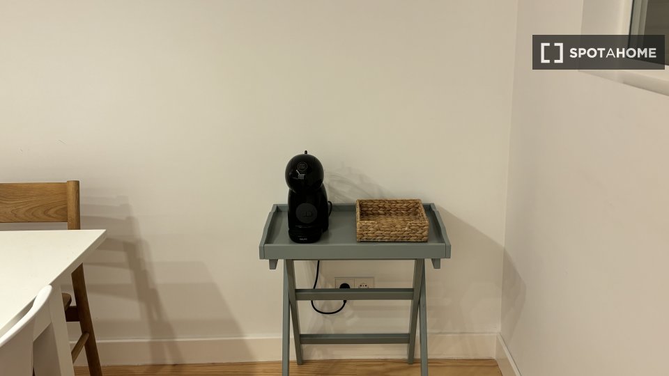 Apartment Lisbon, 1 bed, 80m² — photo 7