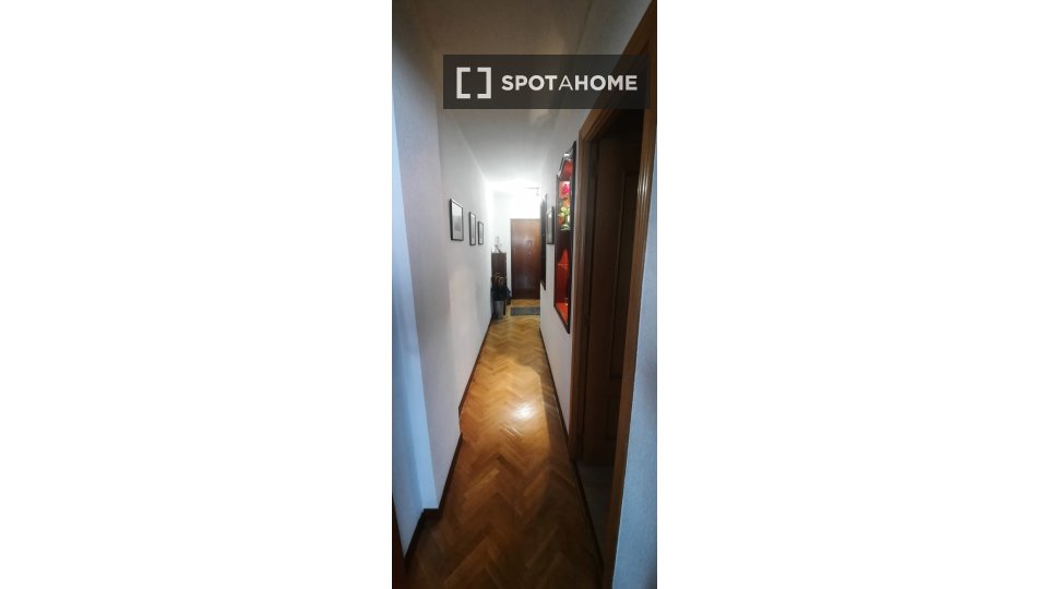 Double room Madrid, 3 beds — photo 14