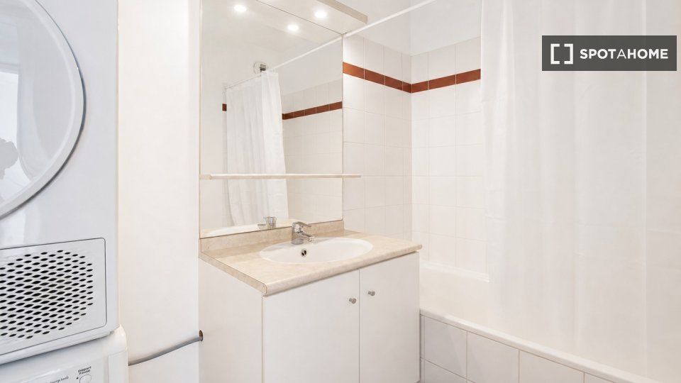 Chambre double Paris, 4 chambres — photo 23