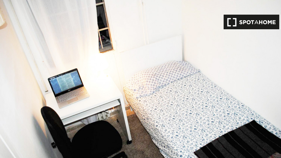 Double room Madrid, 4 beds, 126m² — photo 9