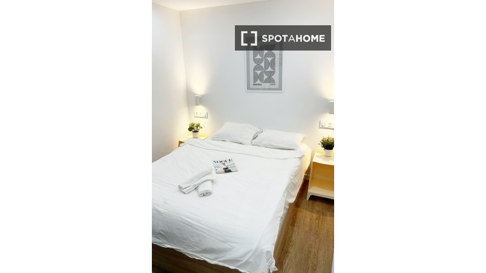 Double room Barcelona, 6 beds, 150m² — photo 17