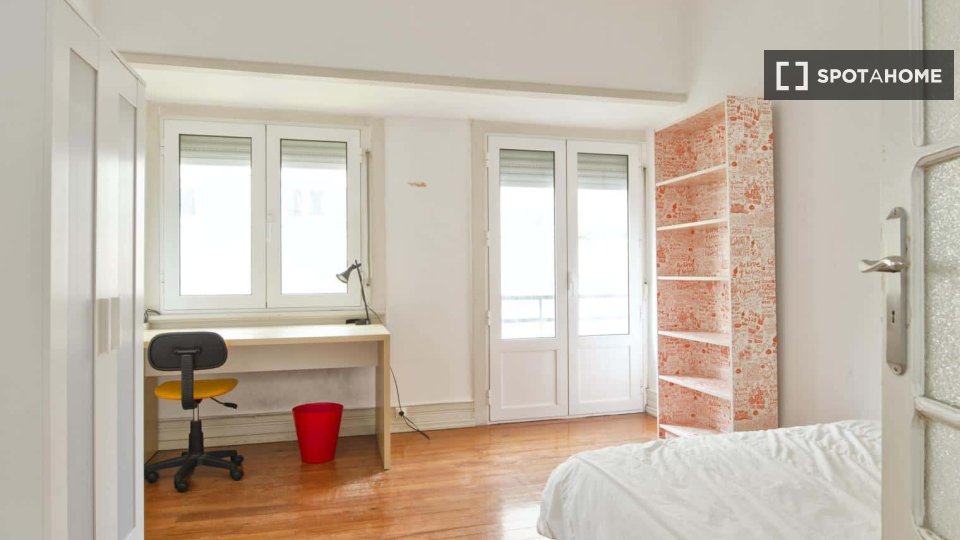 Double room Lisbon, 6 beds — photo 30