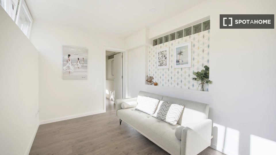 Double room Lisbon, 4 beds — photo 17