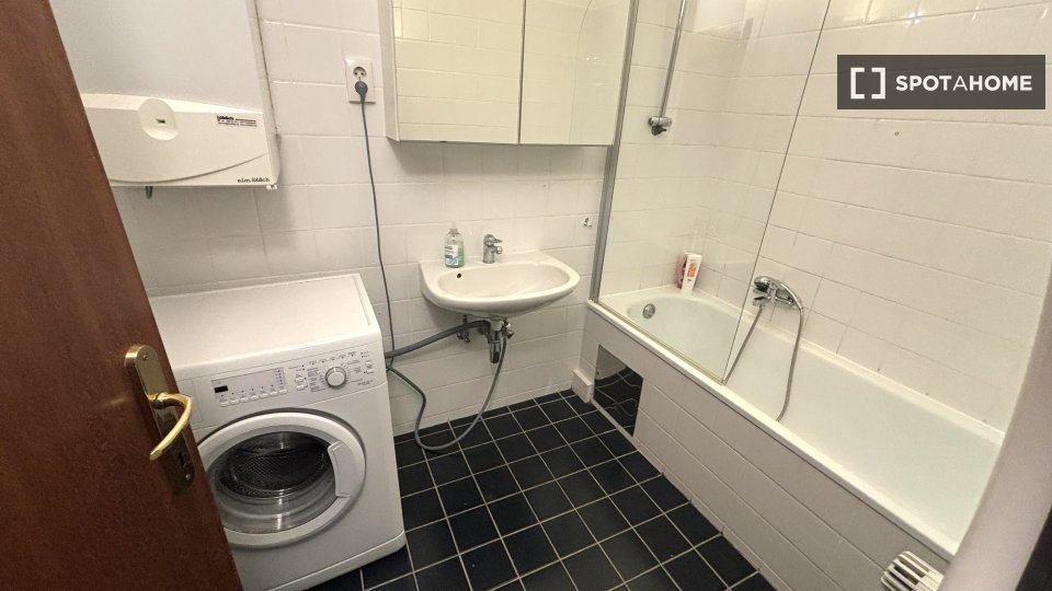 Apartment Vienna, 2 beds — photo 18