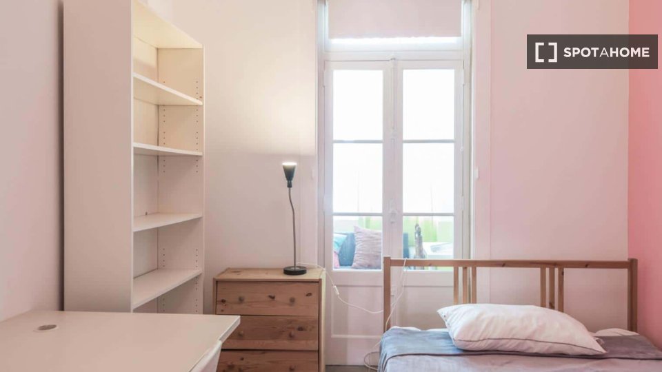 Double room Lisbon, 7 beds — photo 30