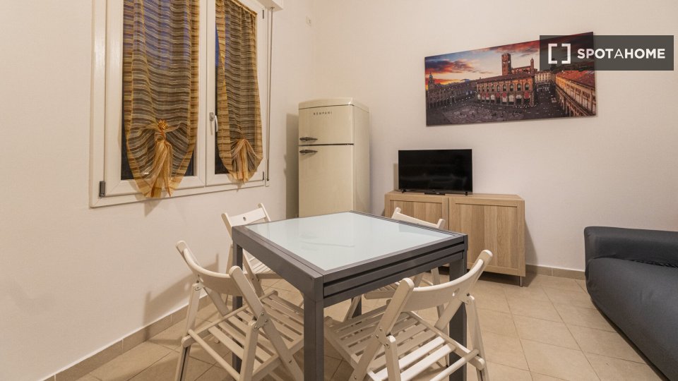 Apartment Bologna, 2 beds, 51m² — photo 3