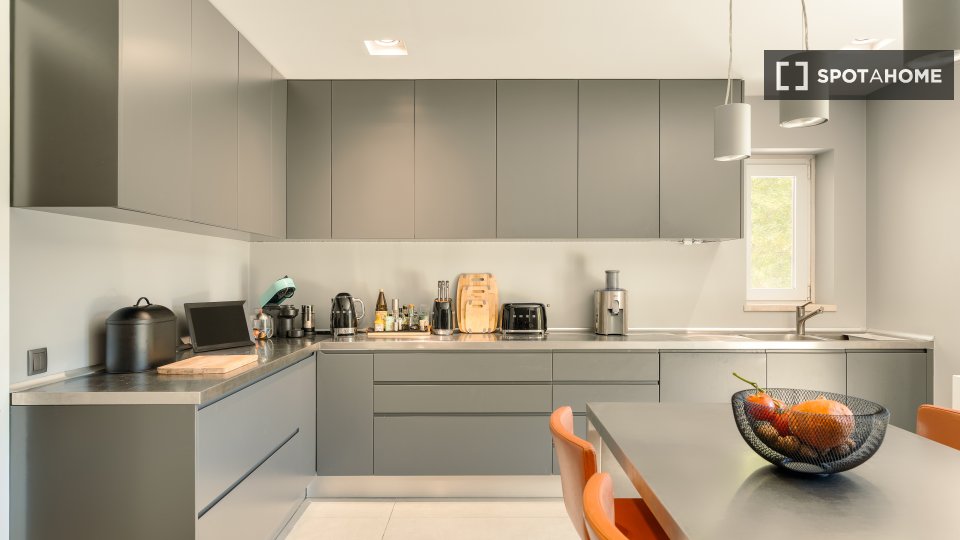 Apartment Lisbon, 5 beds, 443m² — photo 1