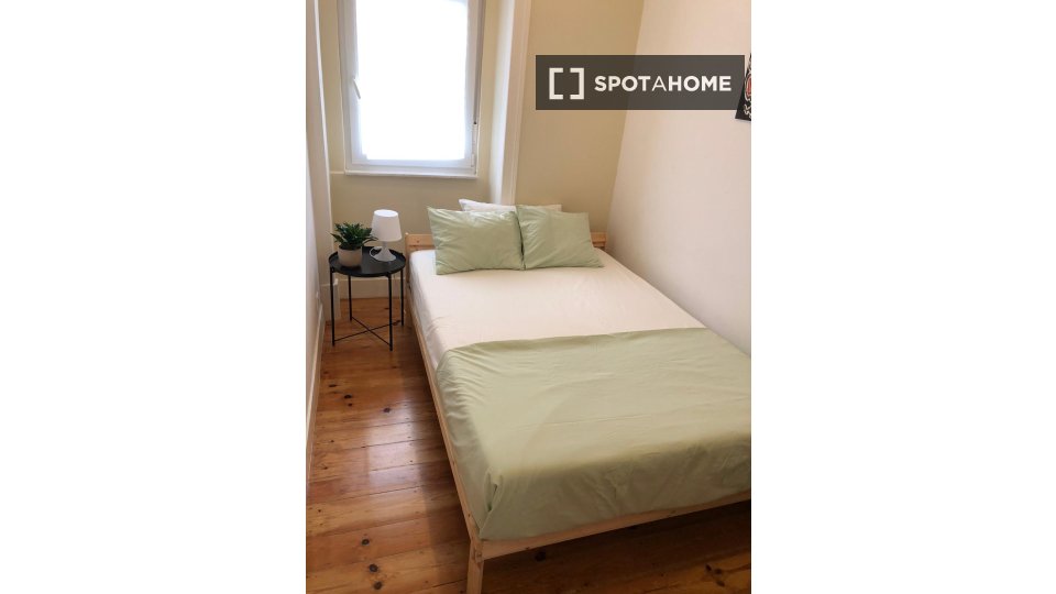 Apartment Lisbon, 2 beds, 65m² — photo 40
