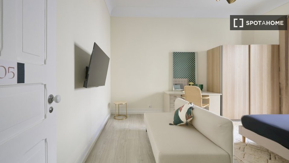 Double room Lisbon, 5 beds — photo 13