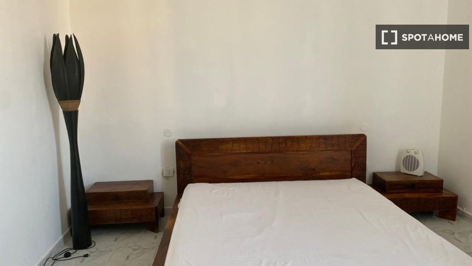 Double room Naples, 3 beds — photo 4
