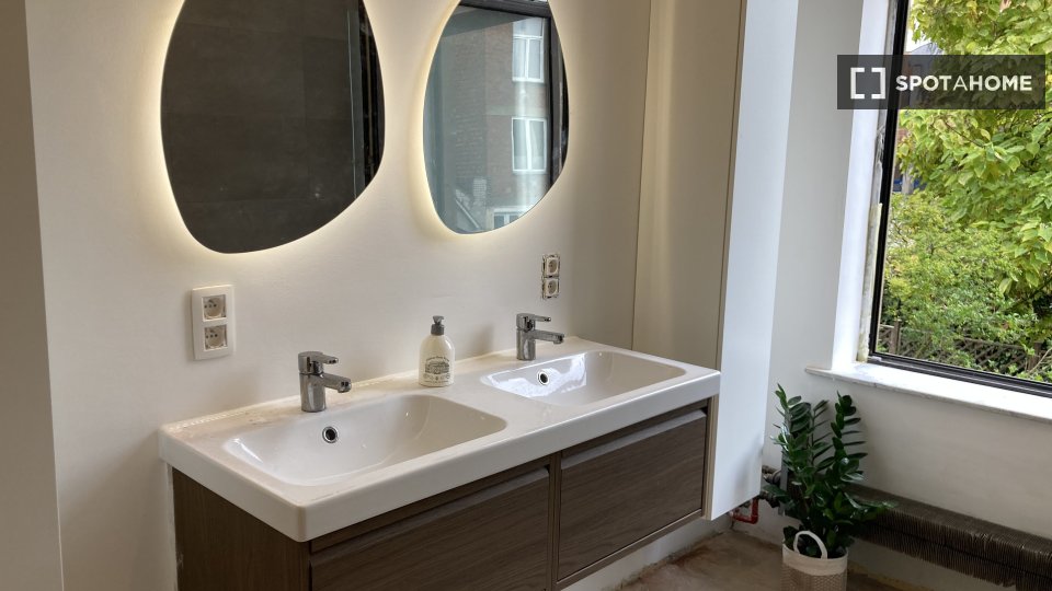 Double room Brussels, 4 beds — photo 2