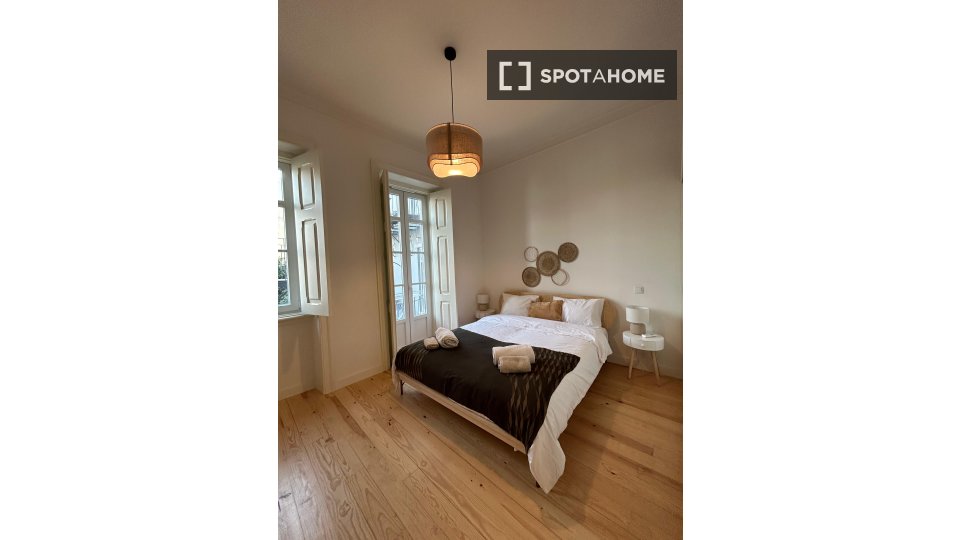 Apartment Lisbon, 2 beds, 90m² — photo 12