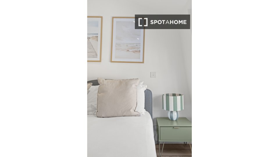 Apartment London, 2 beds, 54m² — photo 15