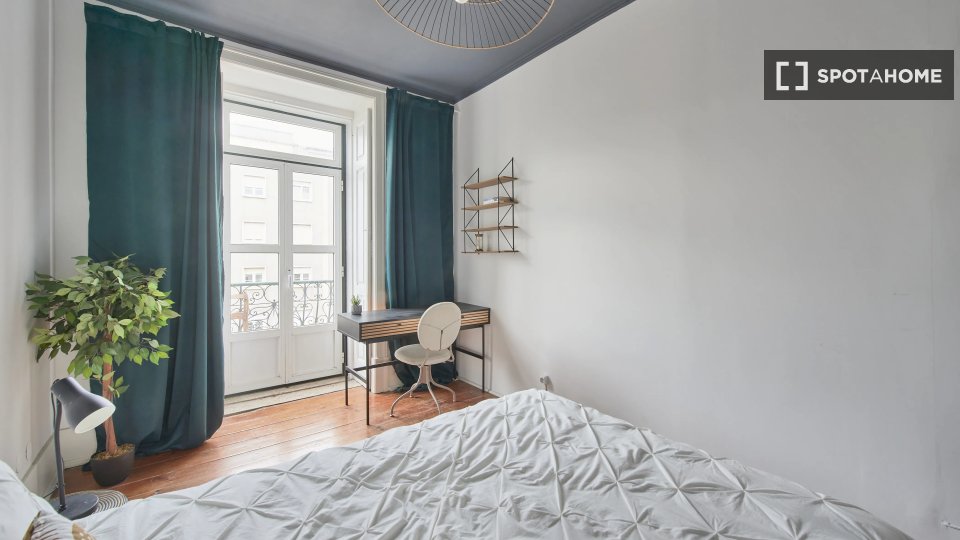 Double room Lisbon, 6 beds — photo 12