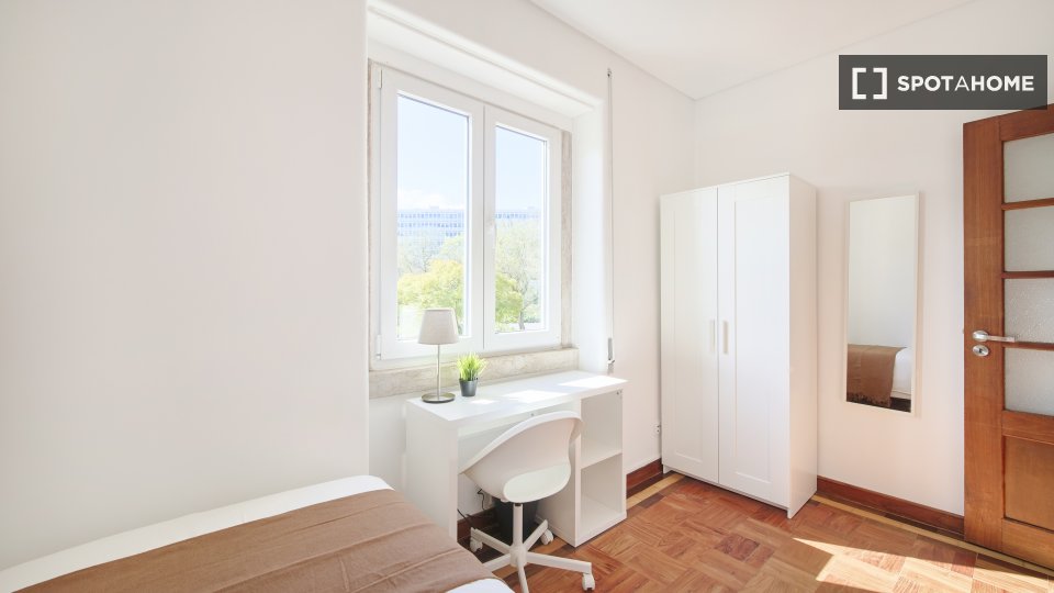 Double room Lisbon, 9 beds — photo 5