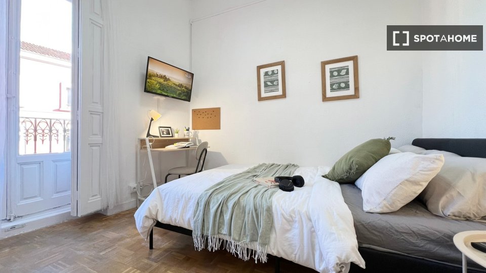 Habitación en piso compartido en alquiler en Universidad, Madrid