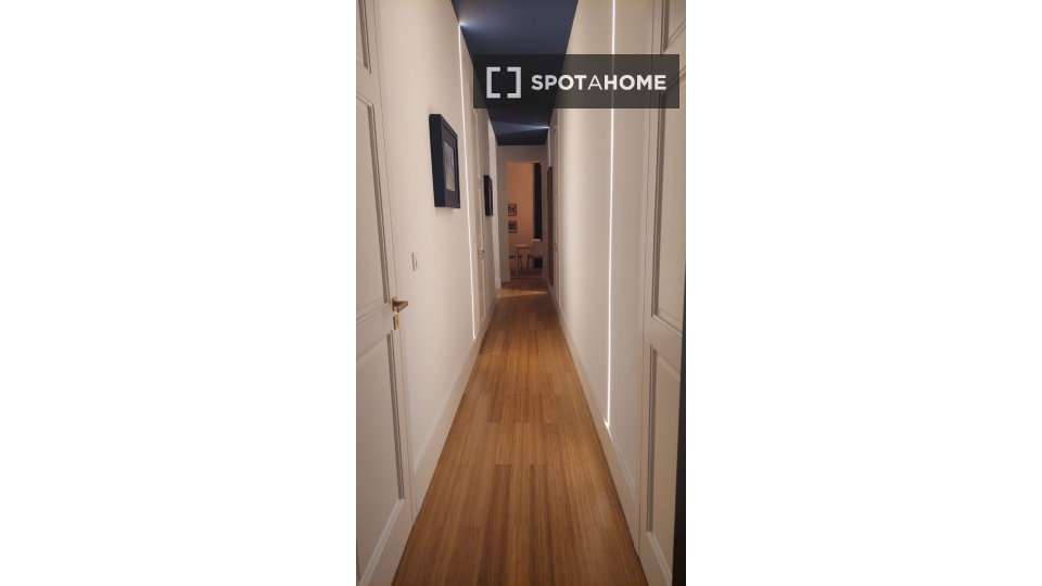 Apartment Lisbon, 3 beds, 125m² — photo 18