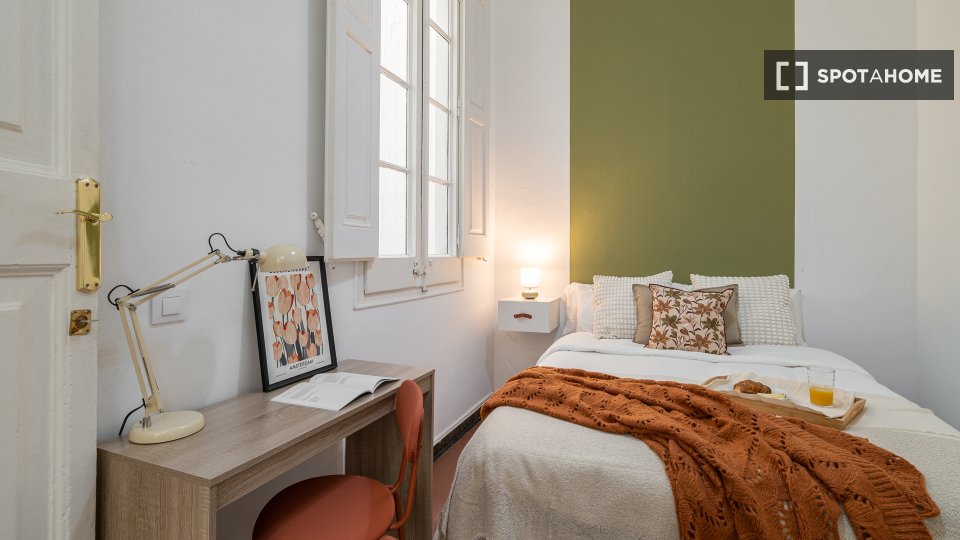 Double room Barcelona, 7 beds, 95m² — photo 3