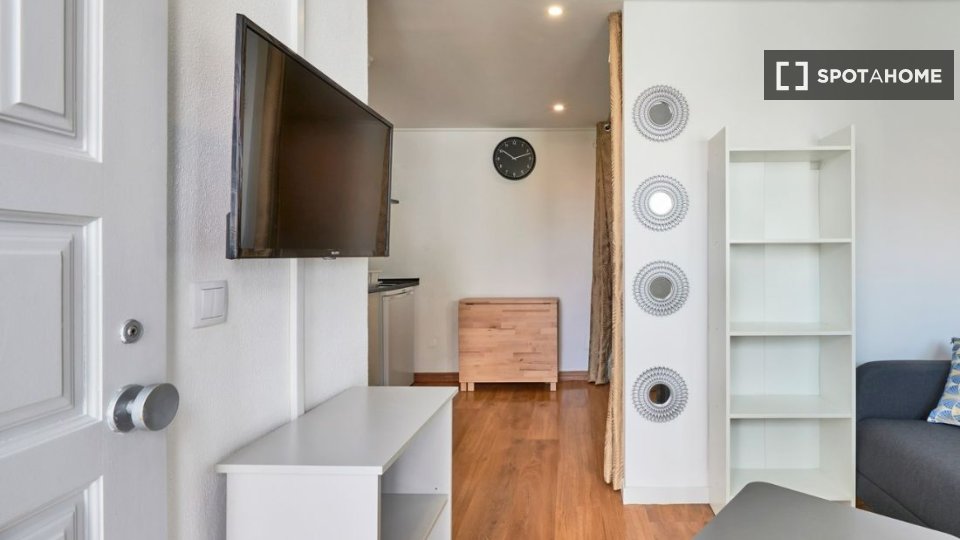 Apartment mono Lisbon — photo 13