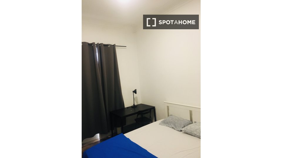 Double room Lisbon, 6 beds — photo 20