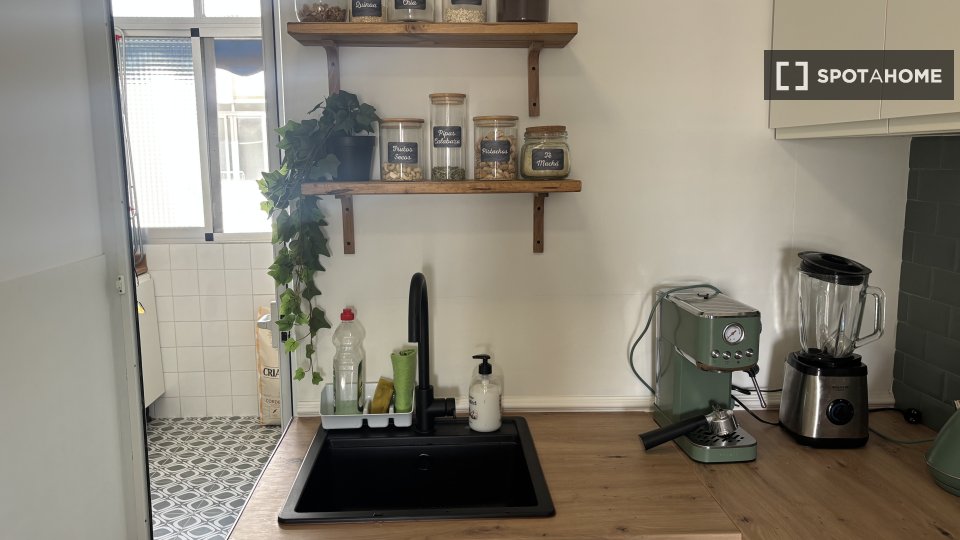 Double room Valencia, 2 beds, 100m² — photo 6