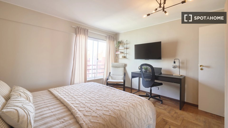 Double room Lisbon, 5 beds — photo 2