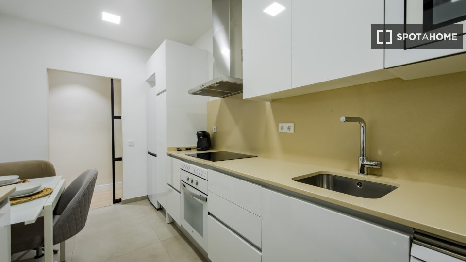 Double room Madrid, 8 beds — photo 14