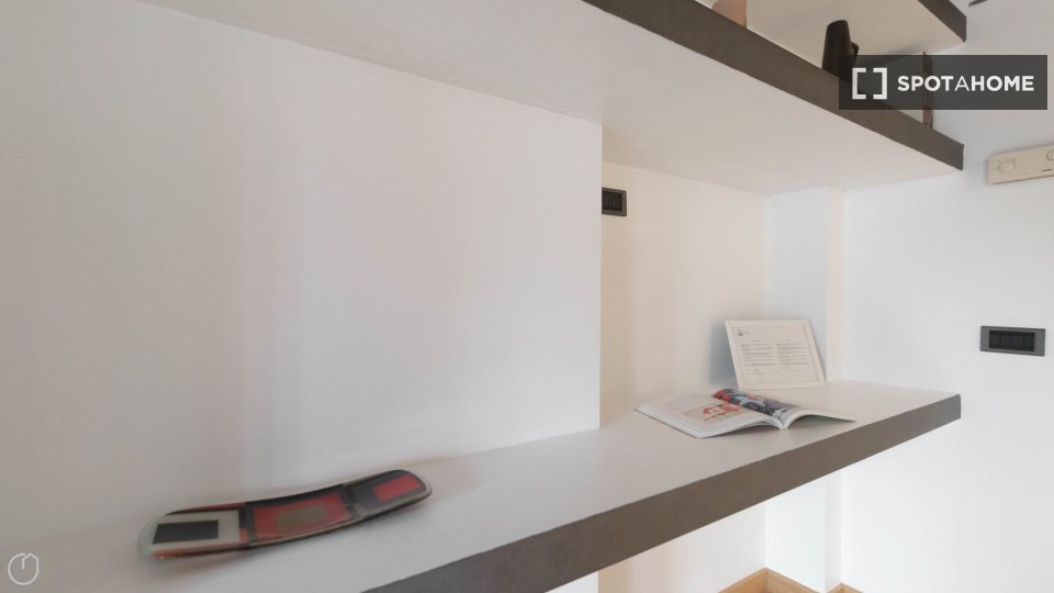 Apartment Milan, 1 bed, 45m² — photo 2