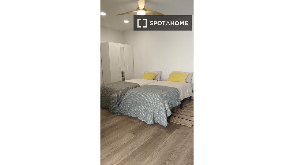 Double room Barcelona, 6 beds, 120m² — photo 30