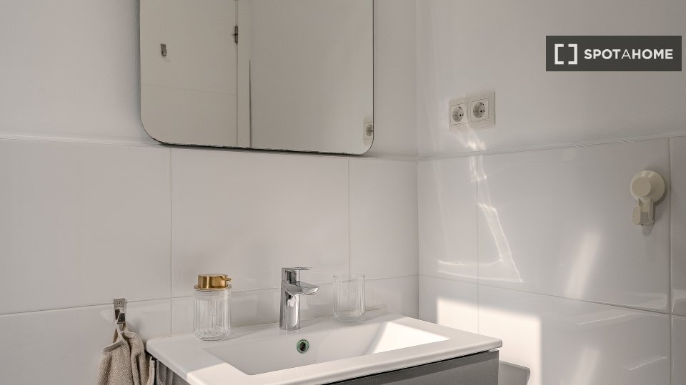 Double room Barcelona, 6 beds, 227m² — photo 76