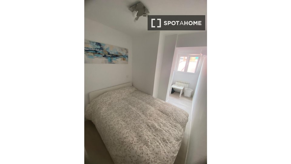 Double room Madrid, 3 beds — photo 6