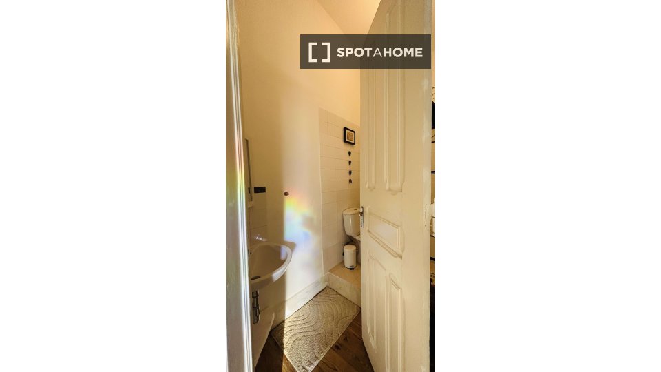 Double room Lisbon, 5 beds, 170m² — photo 5