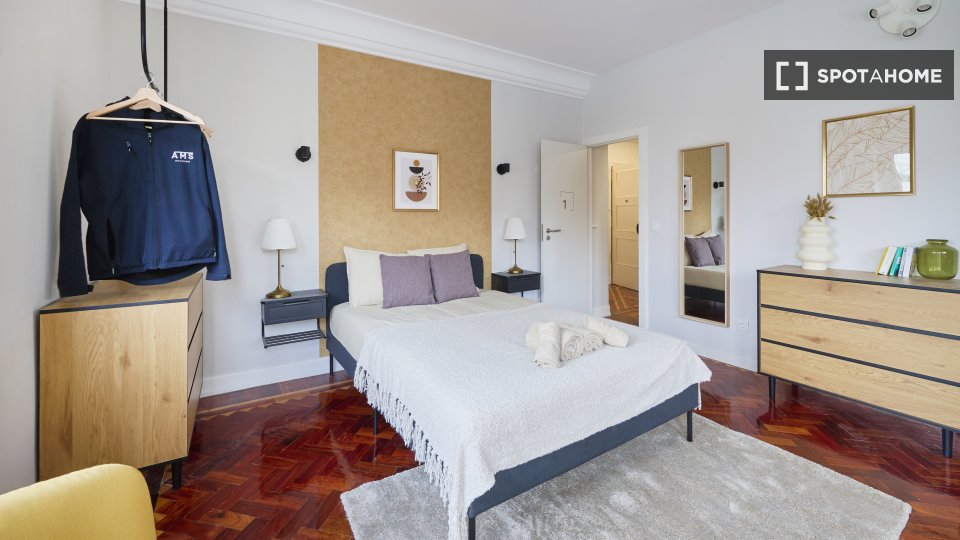 Double room Lisbon, 6 beds — photo 13