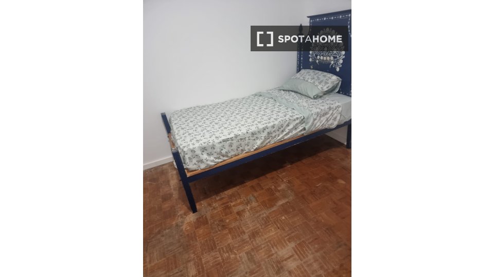 Double room Lisbon, 6 beds — photo 14