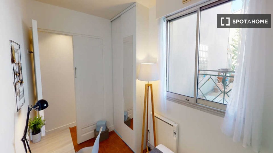 Double room Paris, 3 beds, 50m² — photo 2