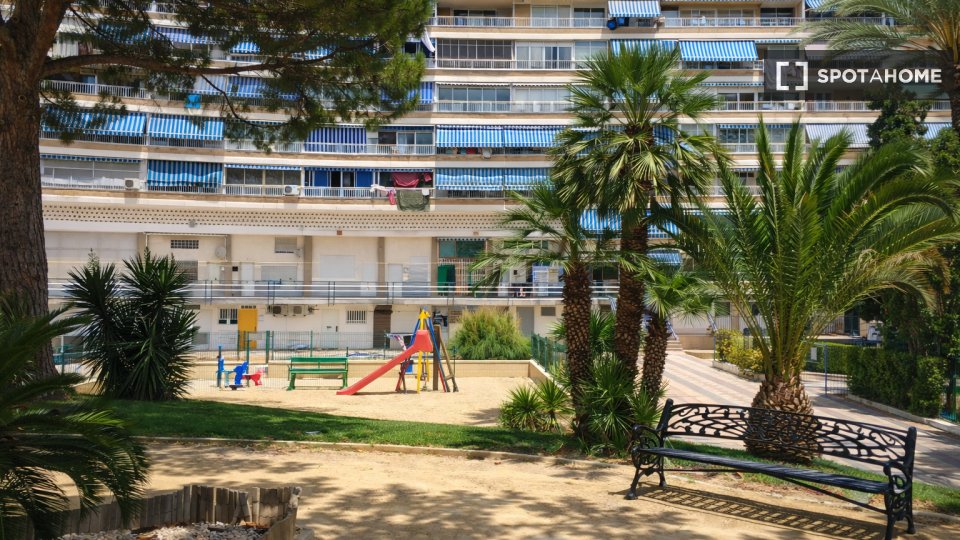 Apartment Alicante, 2 beds, 35m² — photo 5