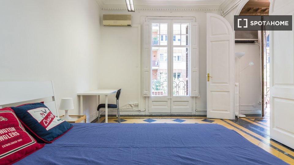 Double room Barcelona, 8 beds, 175m² — photo 11